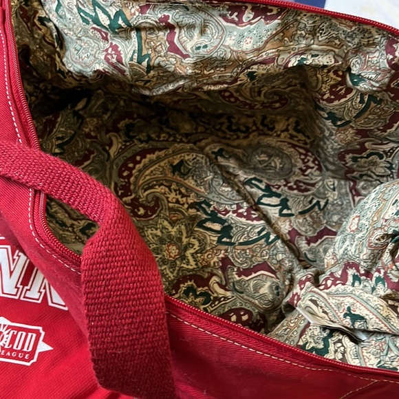Vintage Orvis Canvas Weekender Bag. Red w/ shoulder strap. Genuine leather trim - Picture 5 of 10